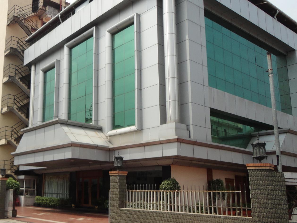 Grand Seasons Hotel Kochi Exterior foto