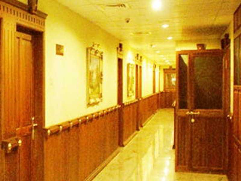 Grand Seasons Hotel Kochi Exterior foto