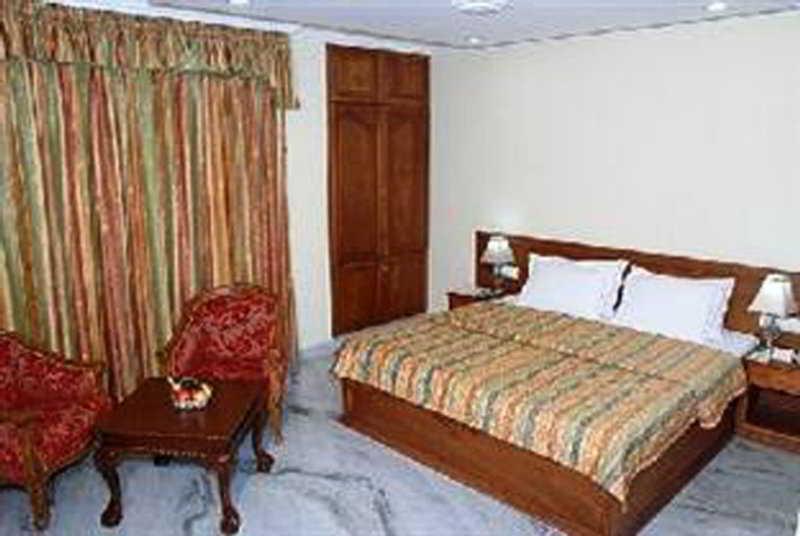 Grand Seasons Hotel Kochi Exterior foto